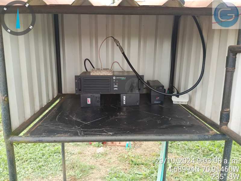 Repetidora Motorola instalada en zona rural del Meta por GLODCOM SAS